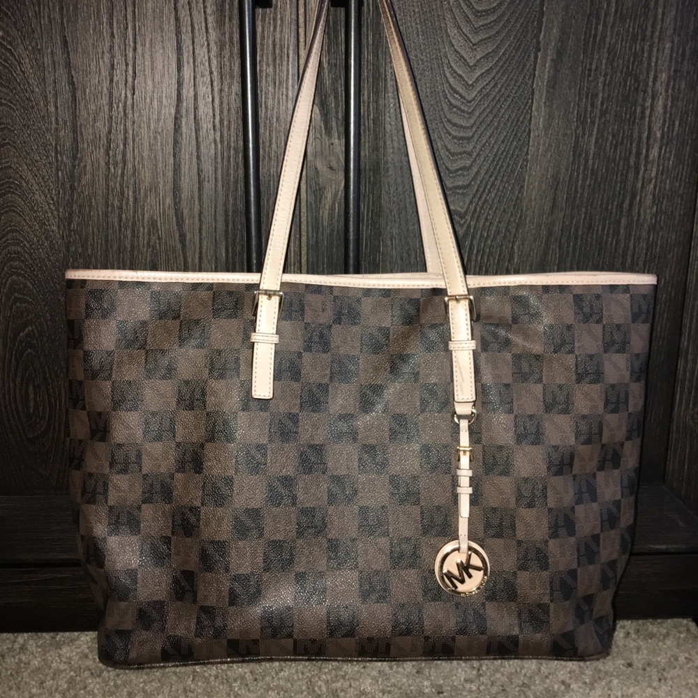 Authentic Signature Michael Kors Jet Set Tote